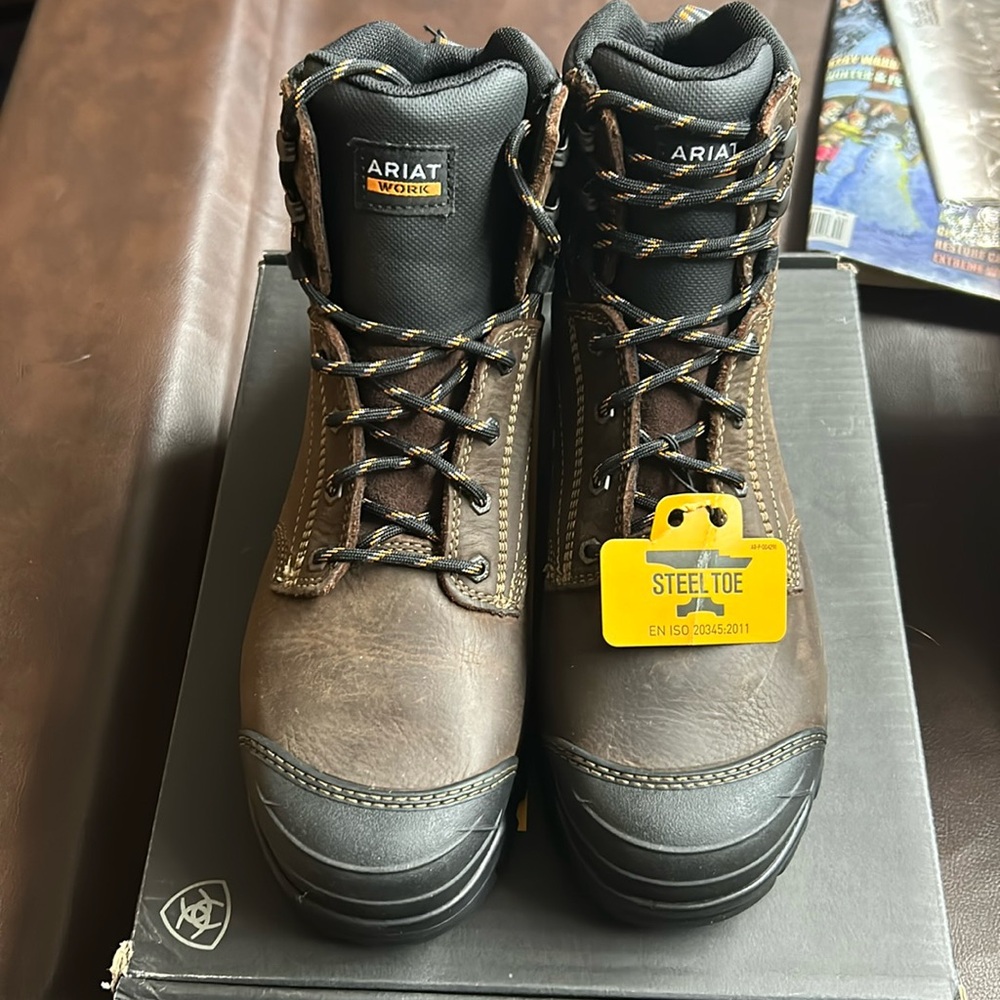 Women’s Ariat Steel Toe Workboots 9.5 b medium